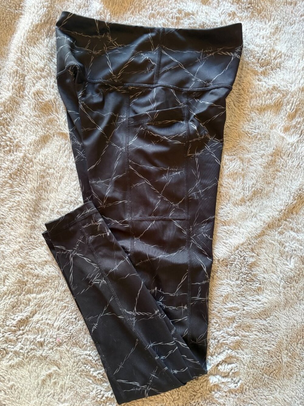 CVG - "Barbed Wire" Leggings NWOT (XS)